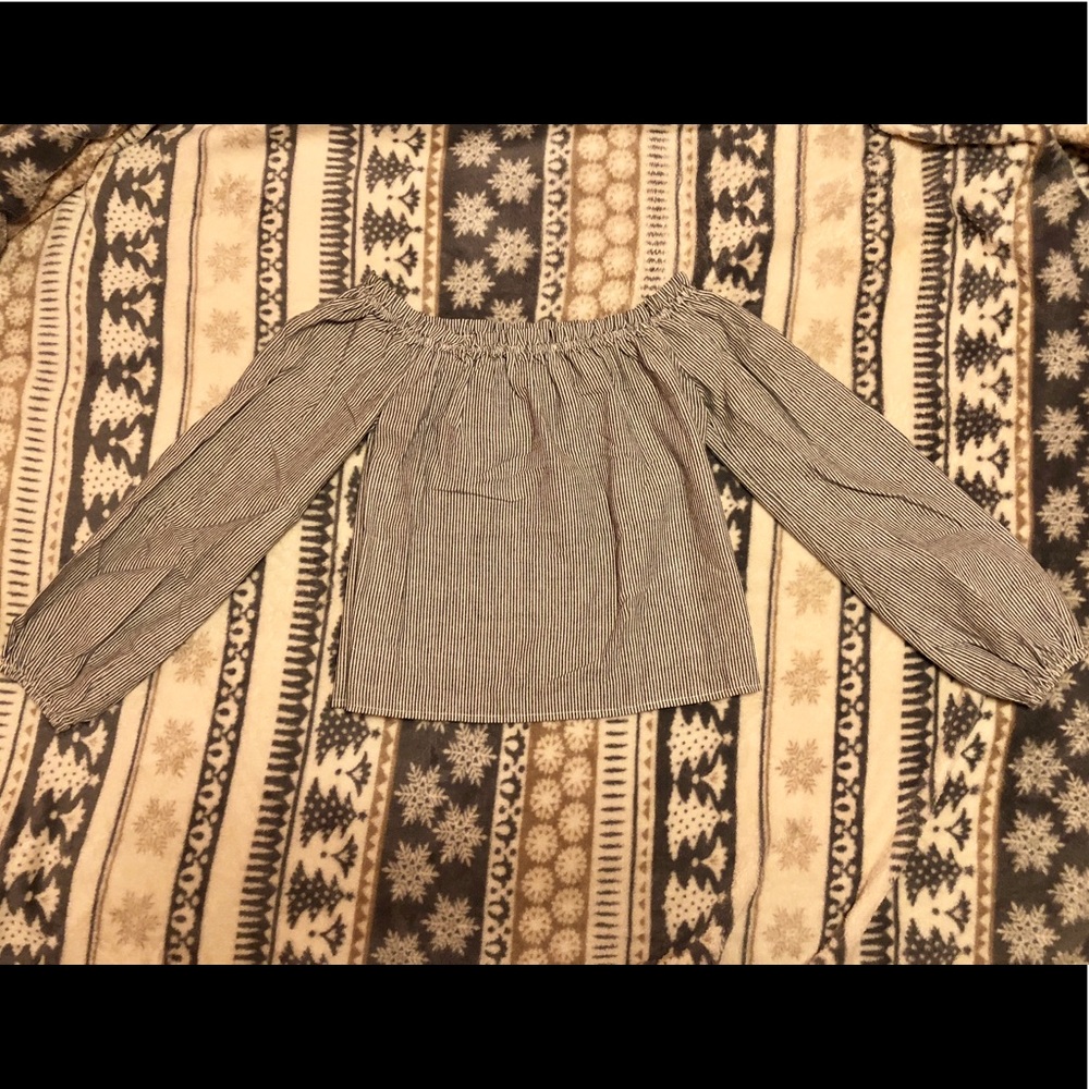 🌸SALE🌸 Brandy Melville off-the-shoulder top